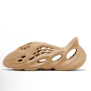 Adidas Yeezy Foam Runner in Clay Brown
